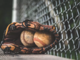 How Do You Choose the Perfect Baseball Glove for Your Game?